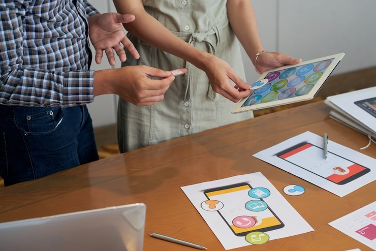 merges-digital-creativity-with-proven-offline-tactics
